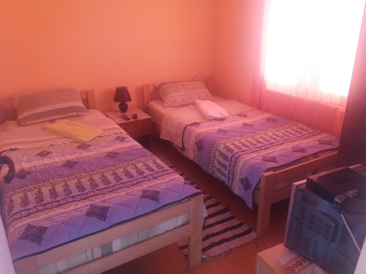 Golubinje Chalet Ljubicine Kolibe מראה חיצוני תמונה