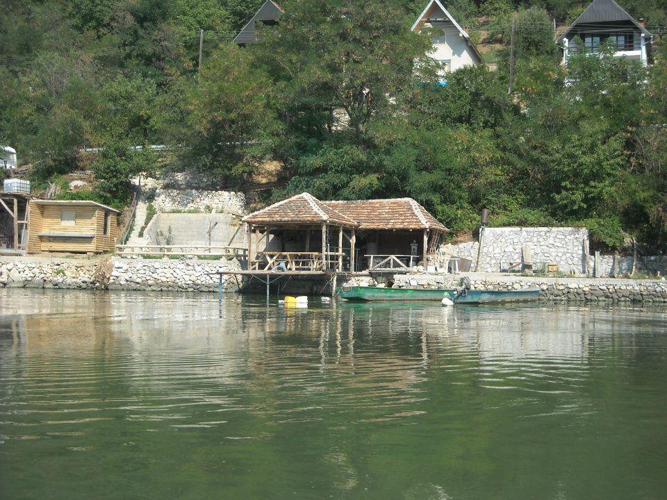 Golubinje Chalet Ljubicine Kolibe מראה חיצוני תמונה