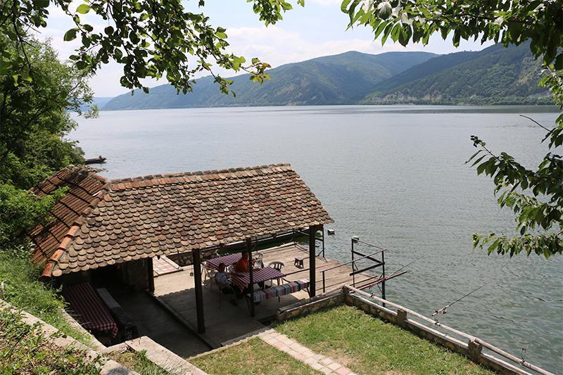 Golubinje Chalet Ljubicine Kolibe מראה חיצוני תמונה